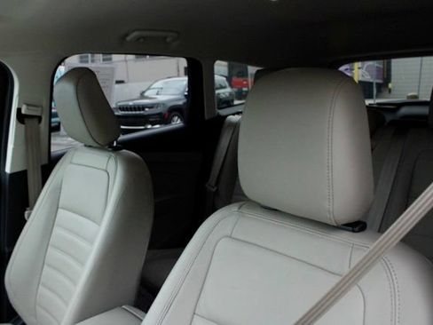 Used 2024 Subaru Outback Premium AWD/4WD image 16