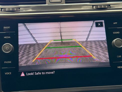 Used 2023 Volkswagen Tiguan SE FWD image 16