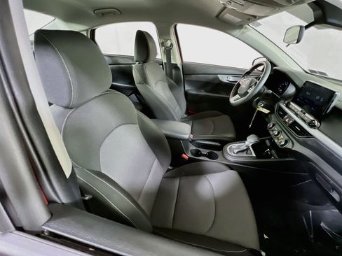 Used 2023 Kia Forte LXS w/ LXS Technology Package FWD image 25