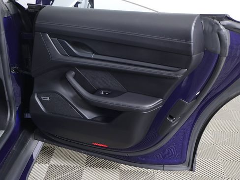 Used 2021 Porsche Taycan Turbo image 30