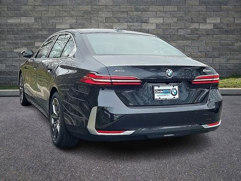 New 2026 BMW 530i xDrive w/ Premium Package AWD/4WD image 4
