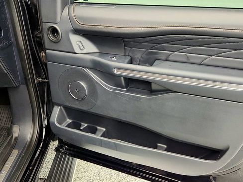 Used 2023 Ford Expedition Platinum image 27