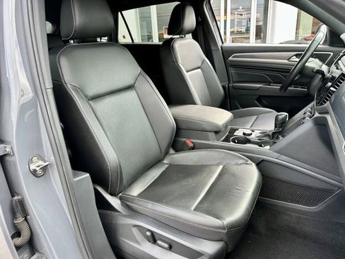 Used 2020 Volkswagen Atlas Cross Sport SEL image 24