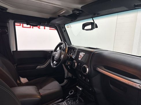 Used 2017 Jeep Wrangler Unlimited Sahara image 54