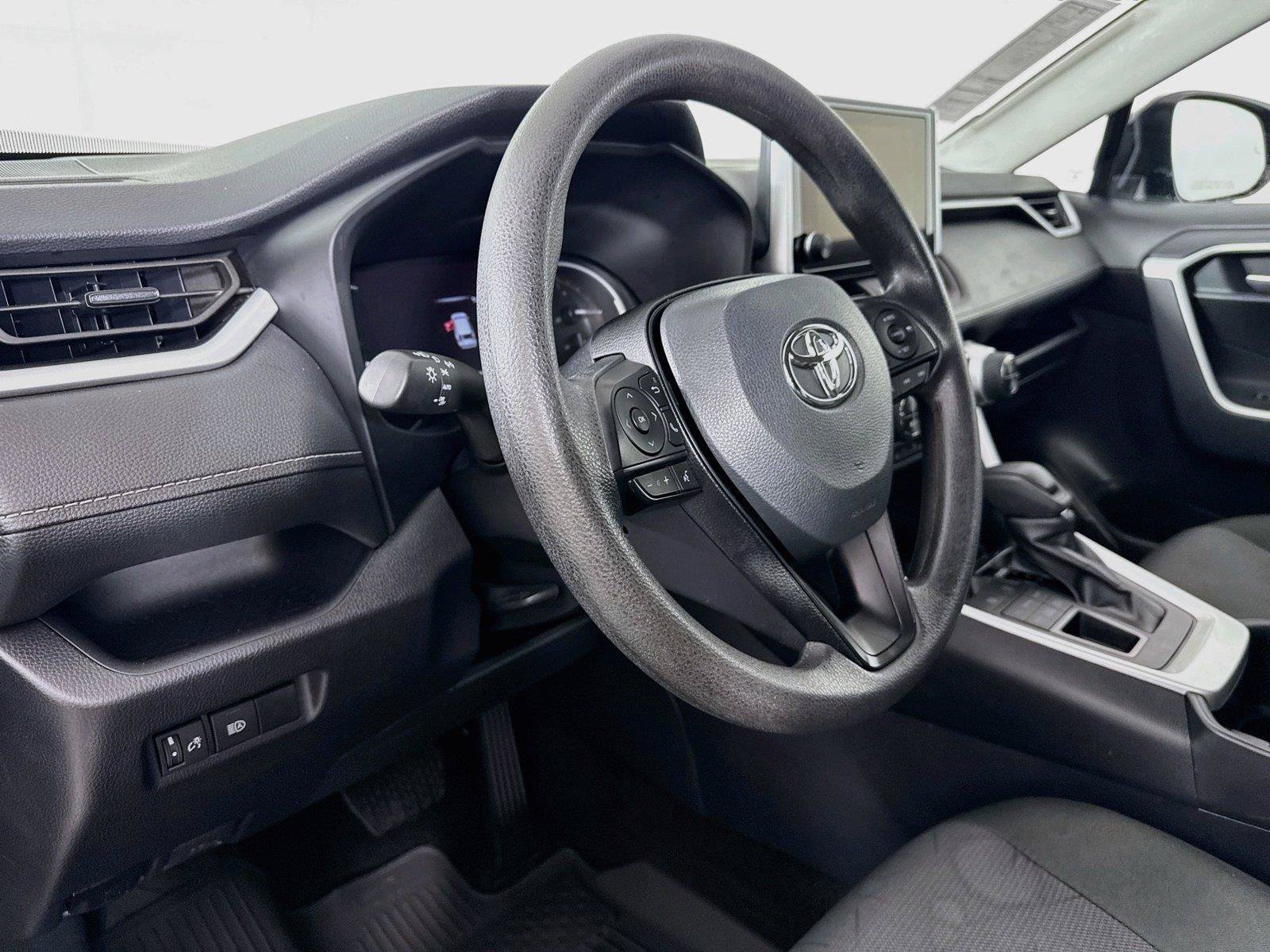 Certified 2025 Toyota RAV4 XLE AWD/4WD image 4