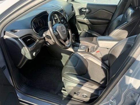 Used 2020 Jeep Cherokee Latitude Plus w/ Cold Weather Group AWD/4WD image 7