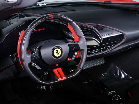 Used 2025 Ferrari SF90 Spider Base image 18