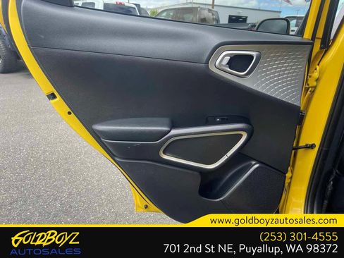 Used 2020 Kia Soul LX FWD image 14