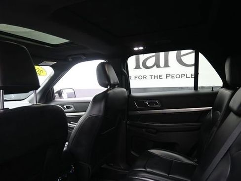 Used 2019 Ford Explorer XLT w/ Equipment Group 202A AWD/4WD image 25