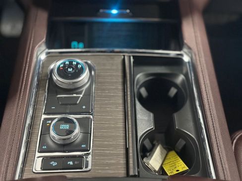 Certified 2024 Ford Expedition Limited image 21