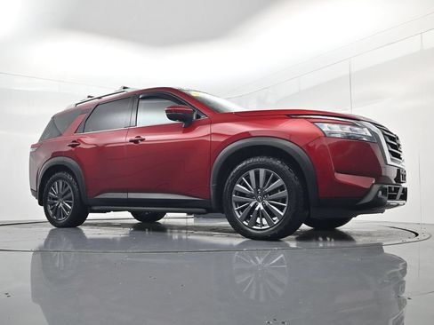 Used 2023 Nissan Pathfinder SL w/ SL Premium Package AWD/4WD image 42