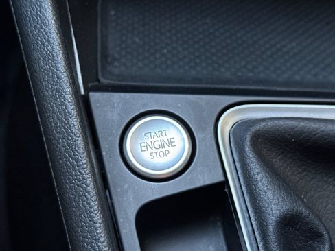 Used 2024 Volkswagen Jetta SE FWD image 18