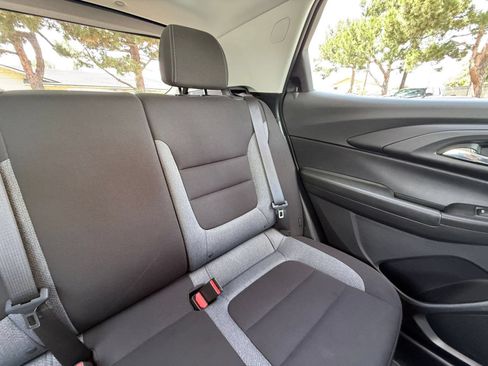 Used 2025 Chevrolet TrailBlazer LT FWD image 29