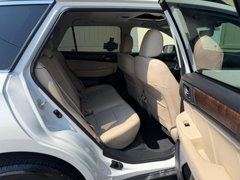 Used 2018 Subaru Outback 2.5i Limited AWD/4WD image 4