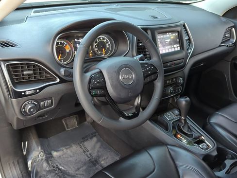 Used 2020 Jeep Cherokee Latitude Plus FWD image 8