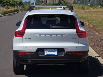 Used 2023 Volvo XC40 B5 Ultimate