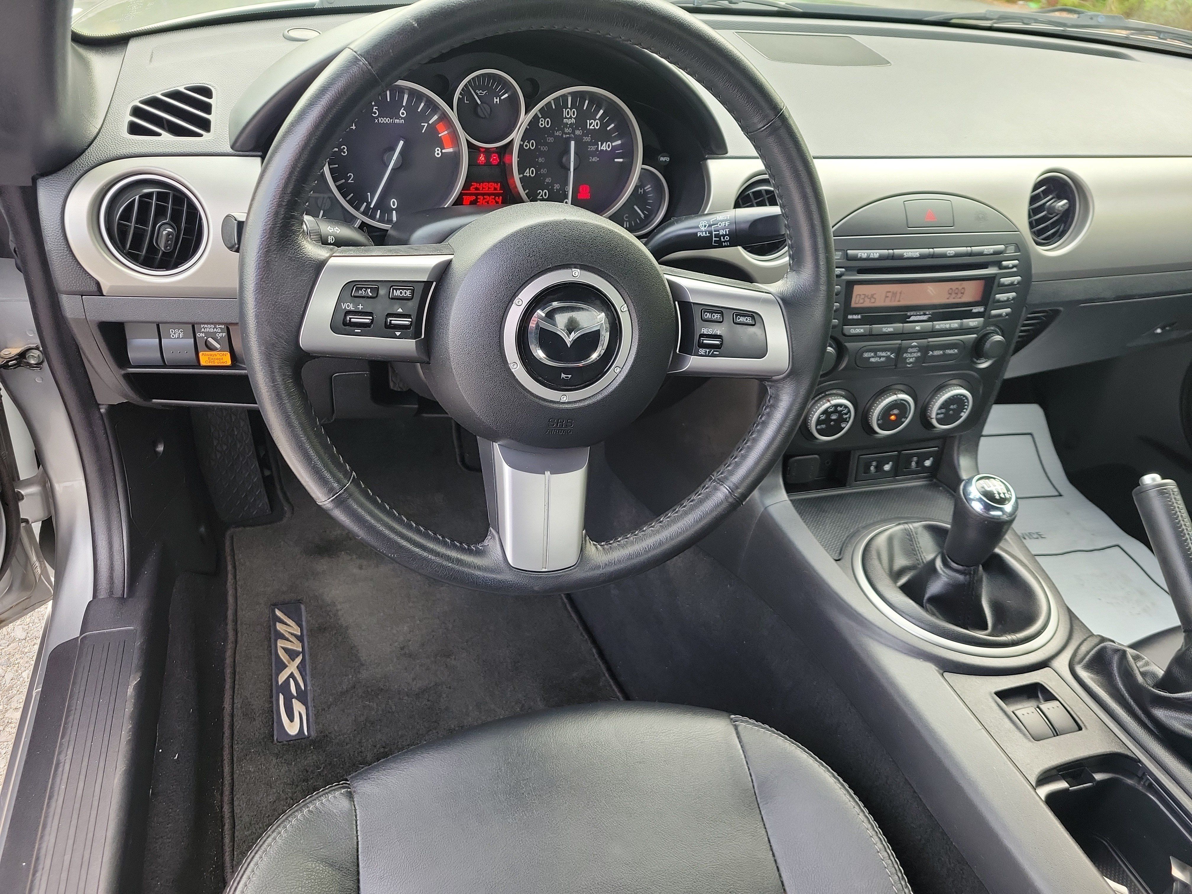 Used 2011 MAZDA MX-5 Miata Grand Touring w/ Premium Pkg RWD image 18