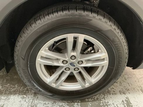 Used 2020 Ford Explorer XLT RWD image 9