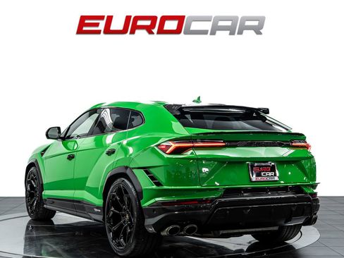 Used 2024 Lamborghini Urus Performante AWD/4WD image 3