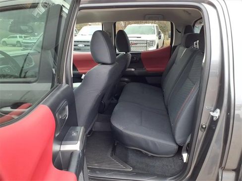Used 2021 Toyota Tacoma 4x4 Double Cab image 11