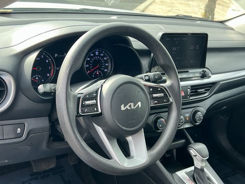 Used 2023 Kia Forte LXS w/ LXS Technology Package image 21