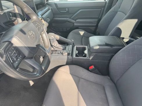 Used 2024 Toyota Tacoma SR5 AWD/4WD image 9