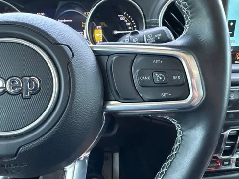 Used 2022 Jeep Wrangler Unlimited Rubicon 4xe w/ Cold Weather Group AWD/4WD image 27