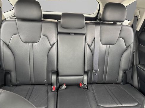 Certified 2022 Kia Sorento S w/ Panoramic Sunroof Package image 18