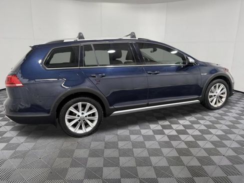 Used 2017 Volkswagen Golf Alltrack SE AWD/4WD image 8