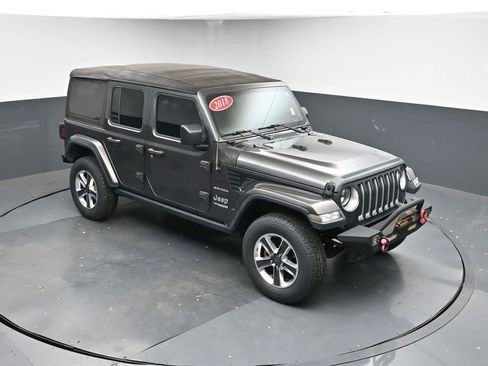 Used 2018 Jeep Wrangler Unlimited Sahara image 41