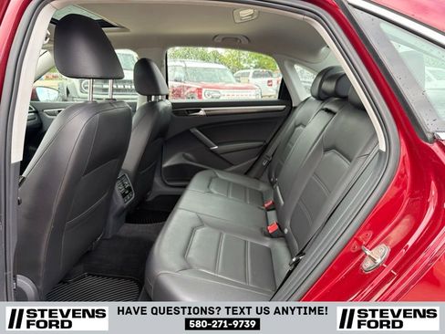 Used 2018 Volkswagen Passat 2.0T SE FWD image 27