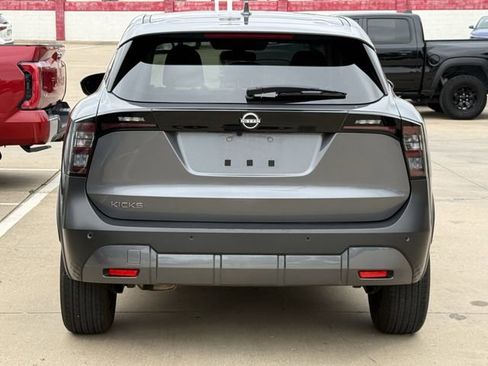 Used 2025 Nissan Kicks SV FWD image 5