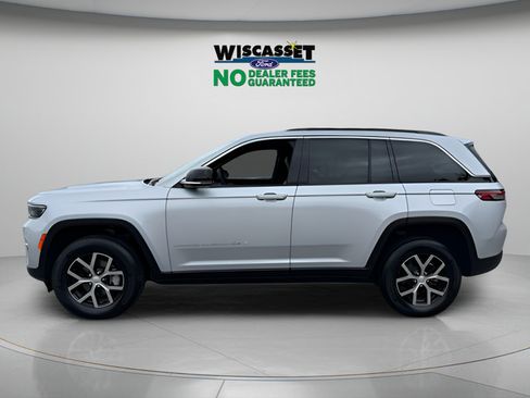 Used 2025 Jeep Grand Cherokee Limited AWD/4WD image 2