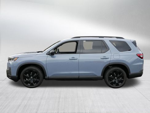 Certified 2026 Honda Pilot Black Edition image 4