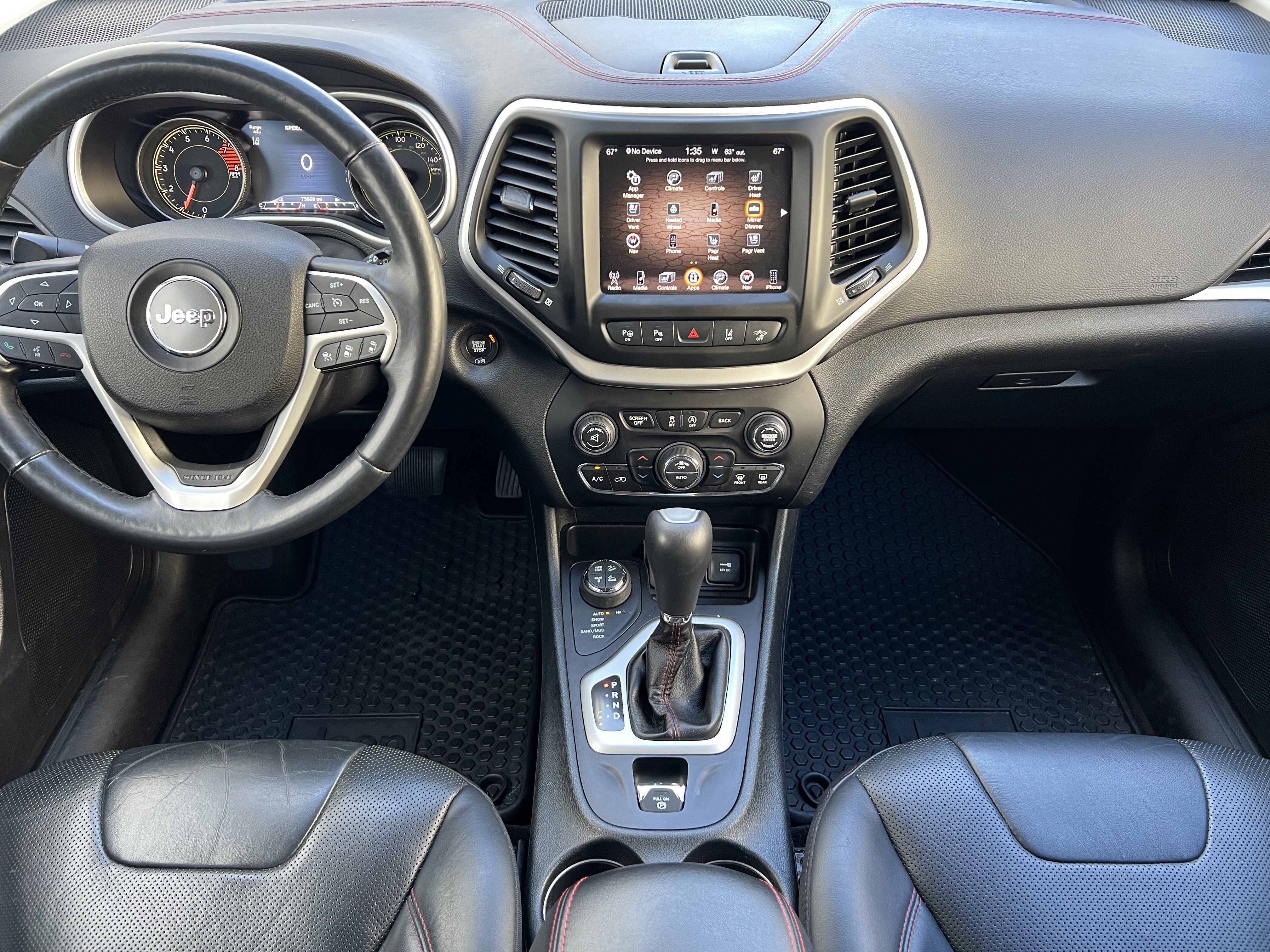 Used 2016 Jeep Cherokee Trailhawk w/ Leather Interior Group AWD/4WD image 33