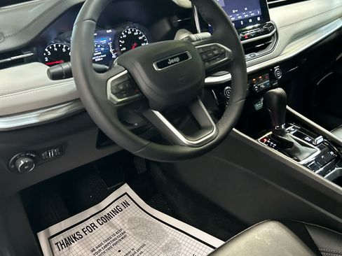 Used 2025 Jeep Compass Limited AWD/4WD image 8
