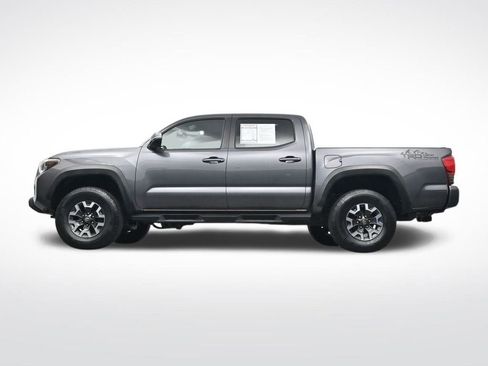 Used 2017 Toyota Tacoma TRD Off-Road image 37