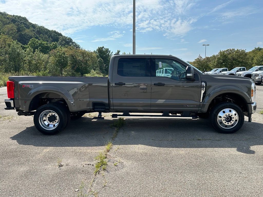 New 2026 Ford F450 XLT w/ FX4 Off-Road Package AWD/4WD image 4