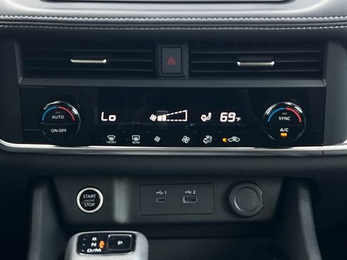 Certified 2023 Nissan Rogue SV FWD image 4