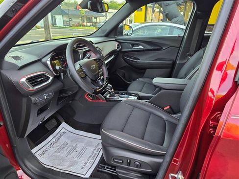 Used 2023 Chevrolet TrailBlazer RS w/ Convenience Package AWD/4WD image 9