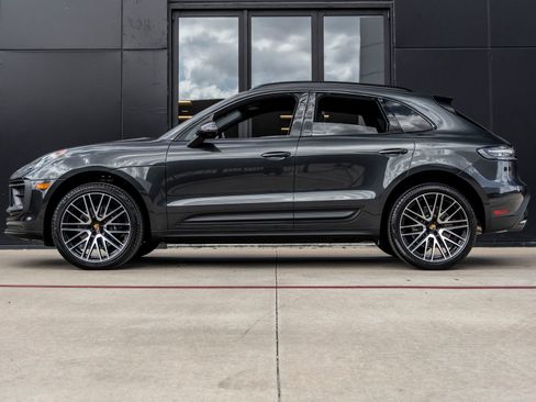 Certified 2026 Porsche Macan AWD/4WD image 2