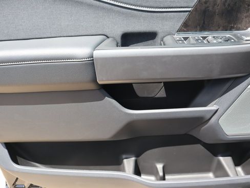 New 2025 Ford F350 Lariat w/ Lariat Ultimate Package image 17