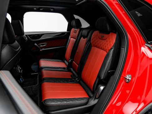 Used 2019 Bentley Bentayga image 82
