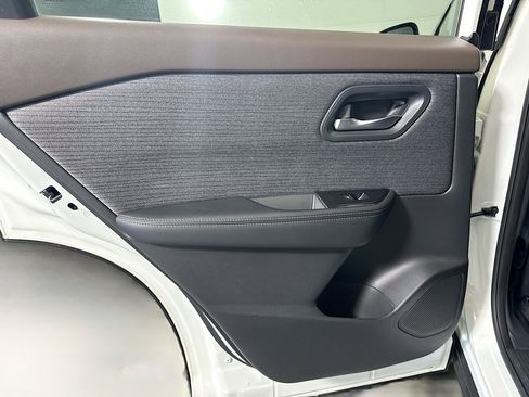 Used 2023 Nissan Rogue SV FWD image 26