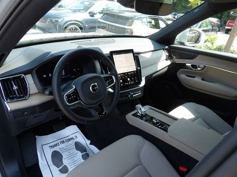 Certified 2026 Volvo XC90 B6 Plus AWD/4WD image 10