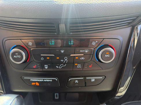 Used 2017 Ford Escape Titanium AWD/4WD image 20