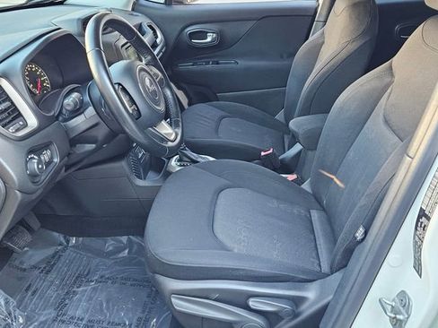 Used 2016 Jeep Renegade Latitude image 11