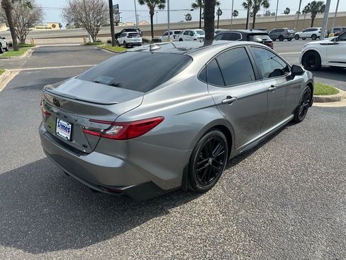 Used 2025 Toyota Camry SE w/ Convenience Package image 6