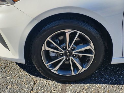 Used 2023 Kia Forte LXS image 8