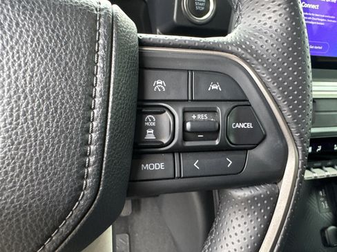 Used 2025 Toyota 4Runner SR5 image 31